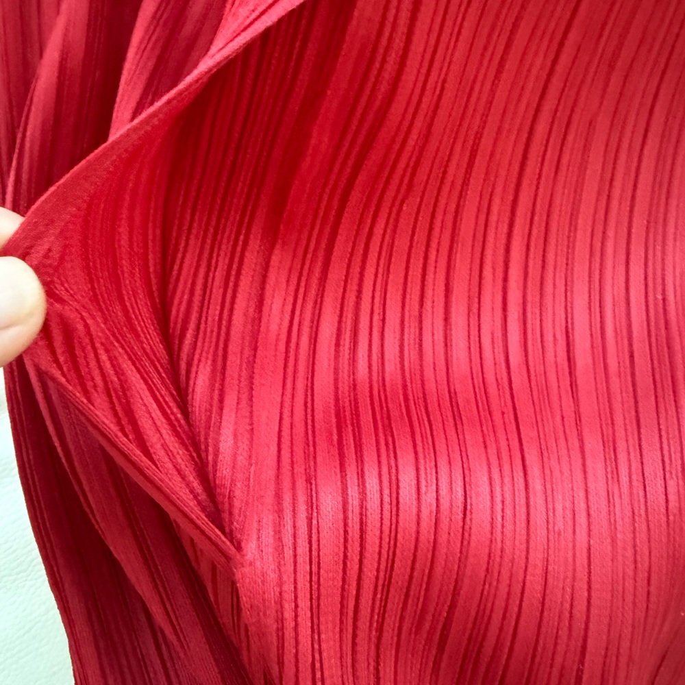 PLEATS PLEASE ISSEY MIYAKE
Red Thicker Bottoms 1 Midi Skirt - Picture 8 of 9